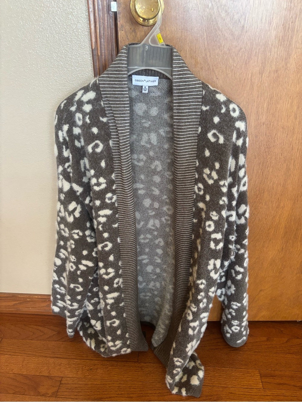 Gibson Latimer Brown & Cream Leopard-Print Open Cardigan